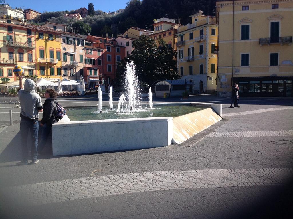 Affittacamere La Baia Di Lerici Ngoại thất bức ảnh