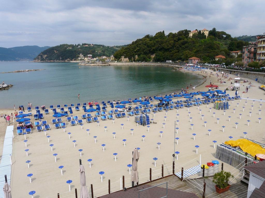 Affittacamere La Baia Di Lerici Ngoại thất bức ảnh