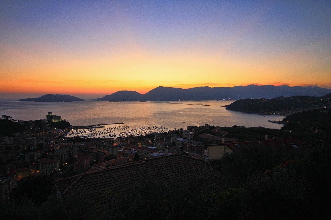 Affittacamere La Baia Di Lerici Ngoại thất bức ảnh