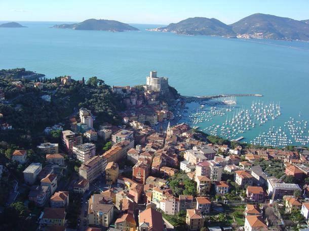 Affittacamere La Baia Di Lerici Ngoại thất bức ảnh